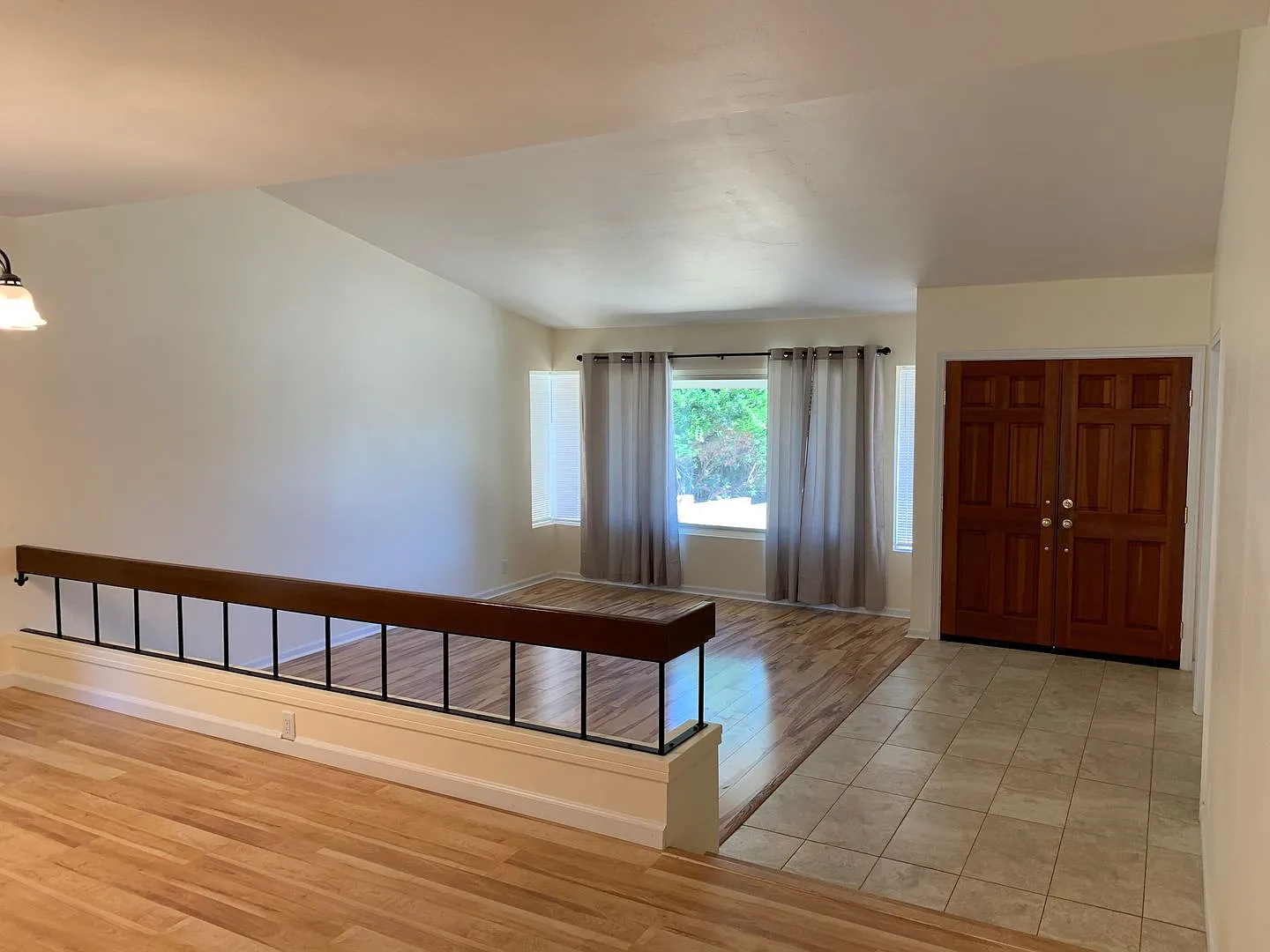 Spacious 4-Bedroom Camarillo Home on a Quiet Cul-de-Sac — Photo 2