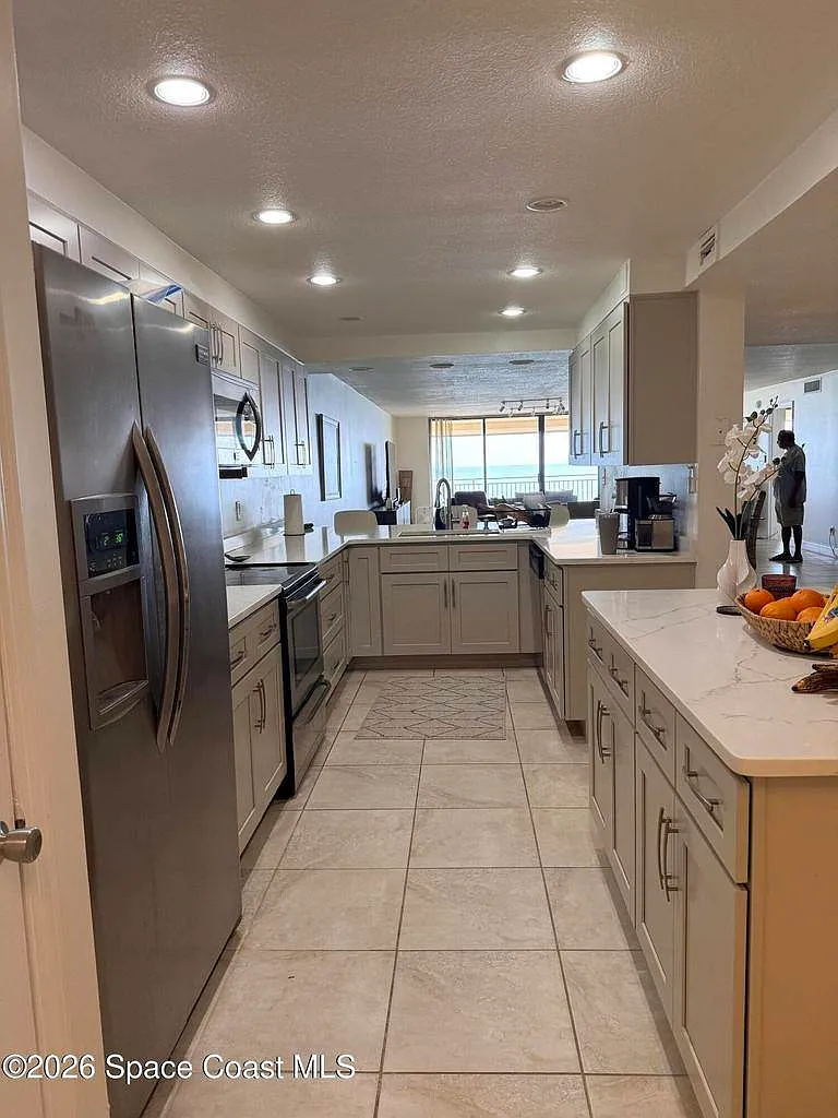 3 bed, $4,300 — Photo 3