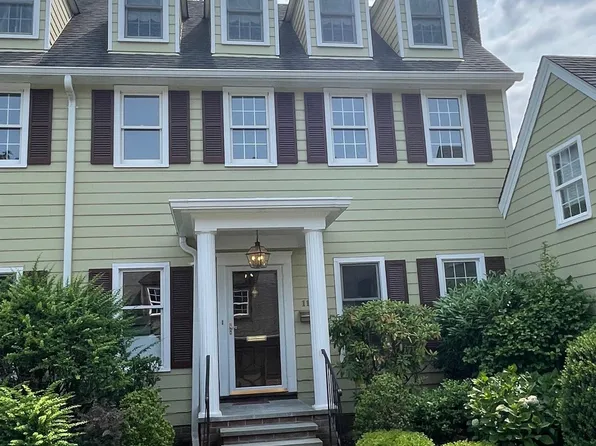 11 Duke Of Gloucester, Manhasset, NY 11030