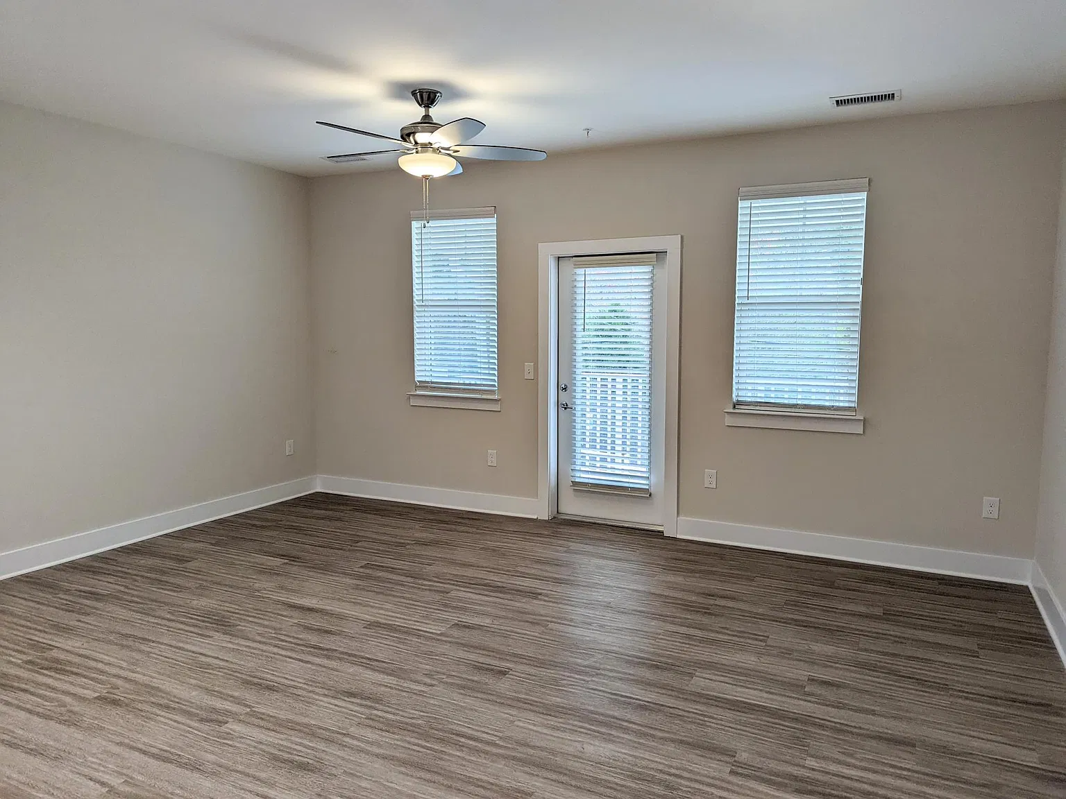 1 bed, 760 sqft, $1,500 — Photo 4