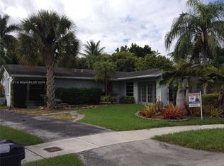 9553 SW 189th Ter, Cutler Bay, FL 33157