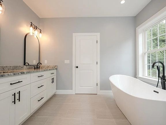 5th image of 10 Beech Hill Road