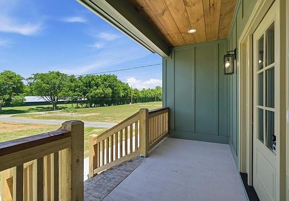 3rd image of 2123 Sims Rd