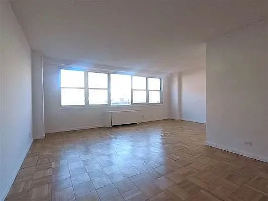 Rented by Metropolitan Property Group | media 10