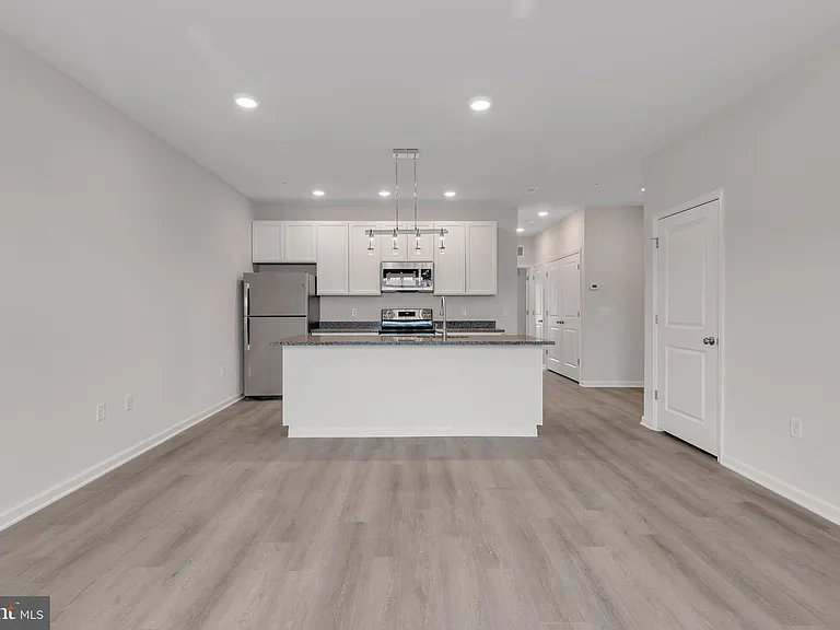 35 Wildflower Ln — Photo 2