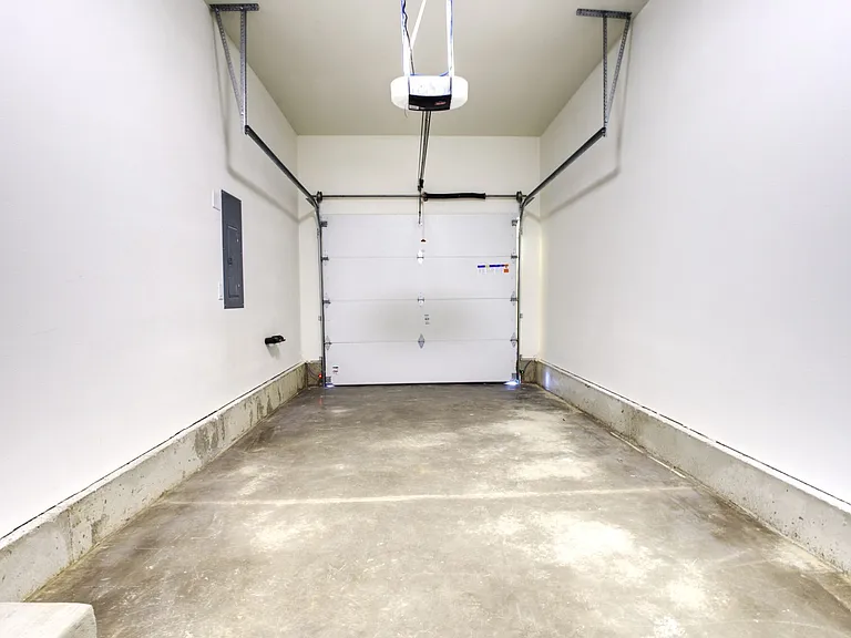 230 & 232 W Clay St — Photo 17