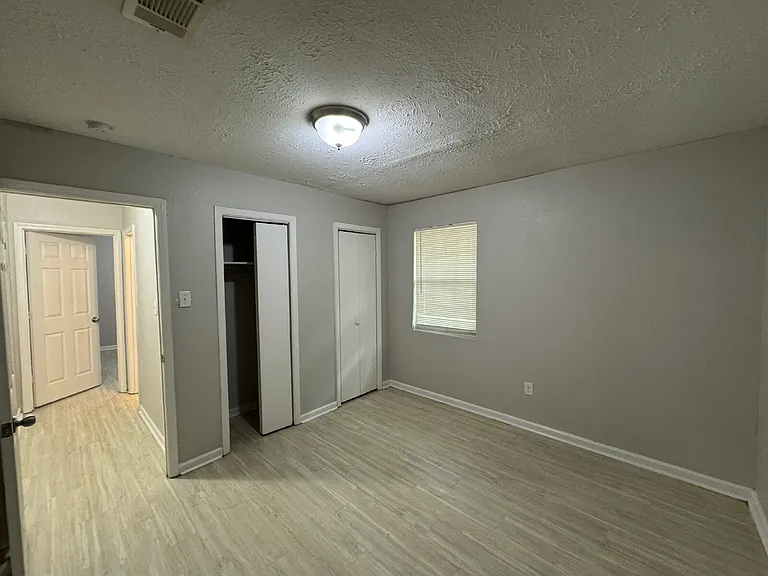 229 Lawrence Rd — Photo 10