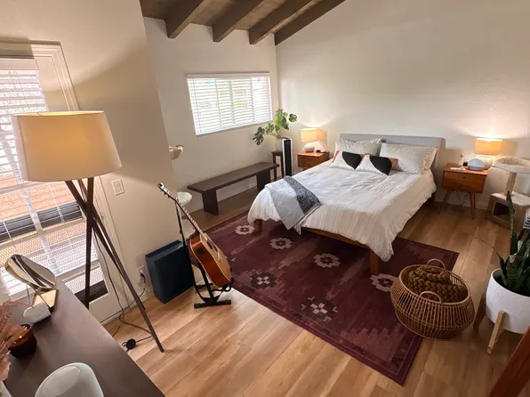 1092 Westward Ln #4, Costa Mesa, CA 92627