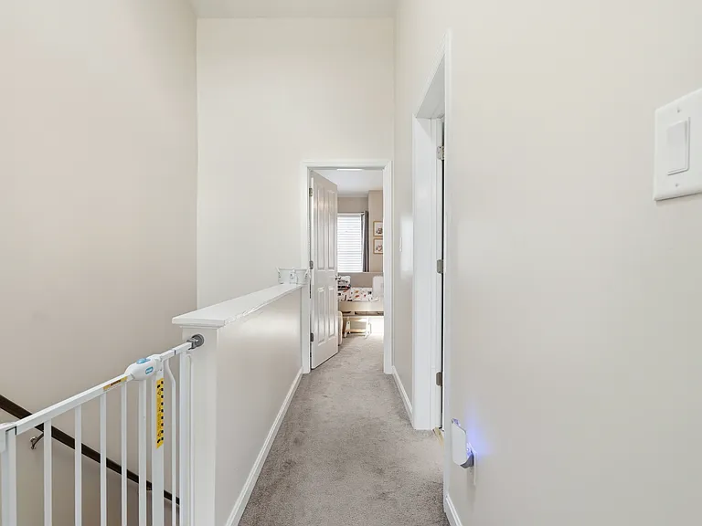 131 Meridan St #1 — Photo 15