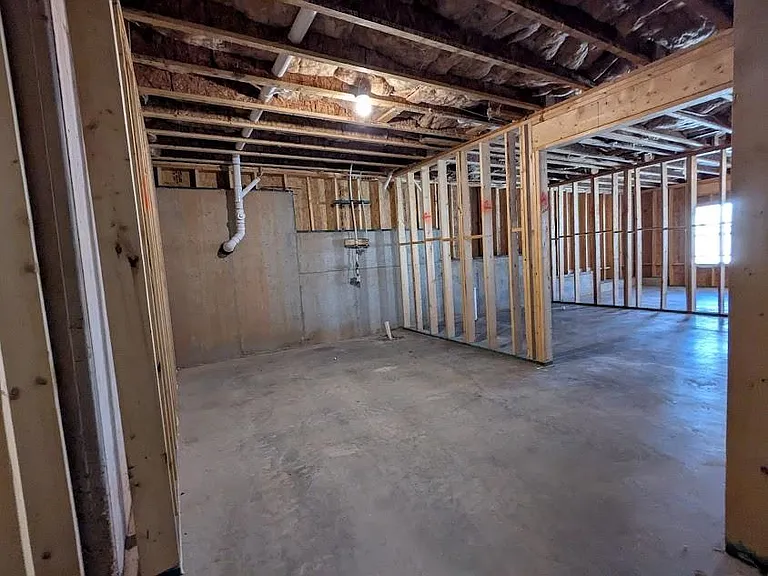 2034 Britt Dr — Photo 47