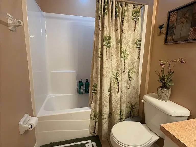 3732 NE 12th Pl — Photo 37