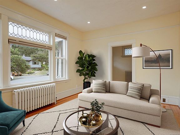 3rd image of 1344 Lang St