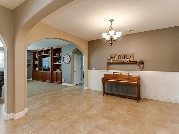 5th image of 1482 Pelusa Ln