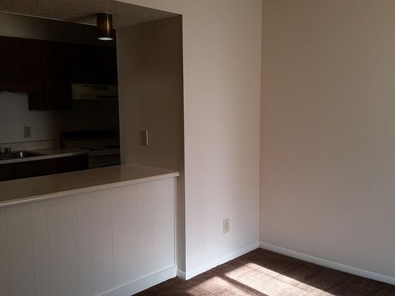 2nd image of 801 Julia St NW
