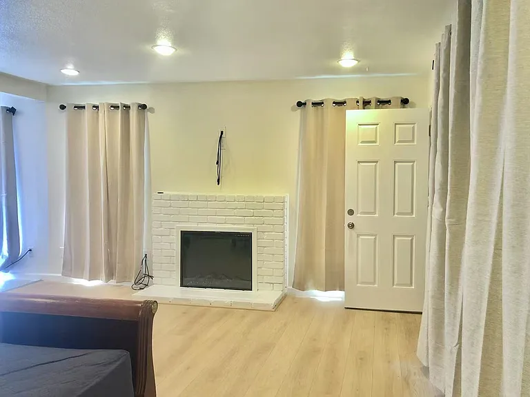307 Saint Paul Dr — Photo 10