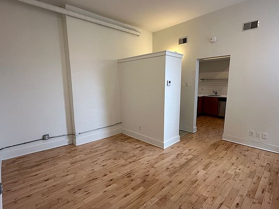 5th image of 25 E 15th St APT 2