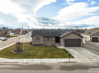 805 W Falcon Cir, Blackfoot, ID 83221