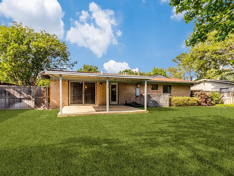 11353 Coral Hills Dr — Photo 12