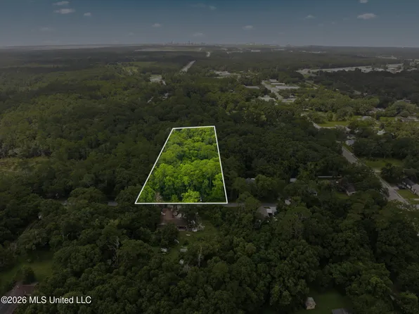 Gregory St, Moss Point, MS 39563