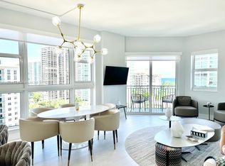 19900 Country Club Dr #PENTHOUSE 20, Miami, FL 33180