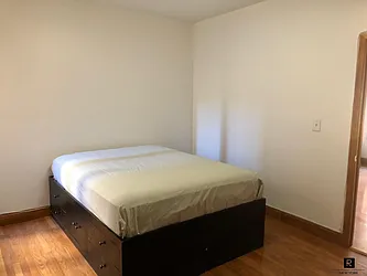 Rented by R New York