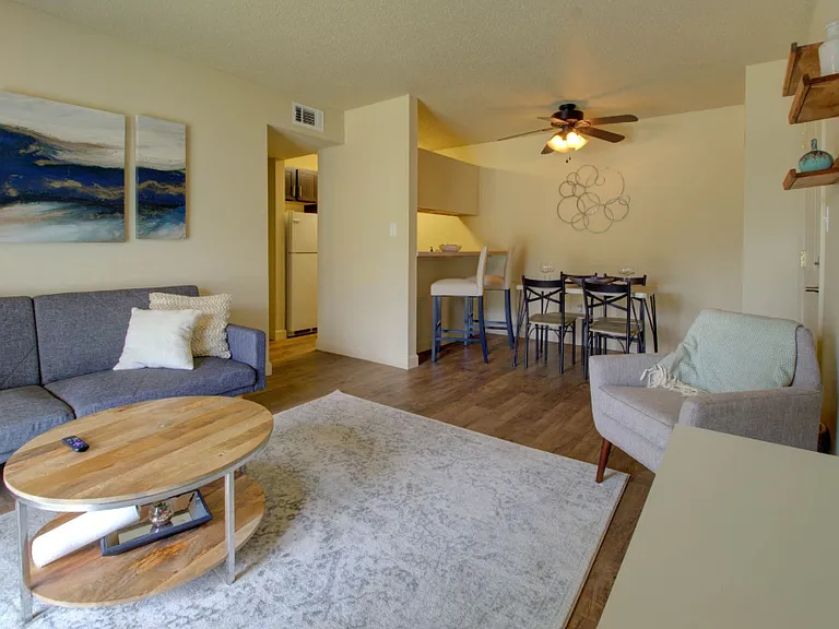Stadium Apartments — Photo 1