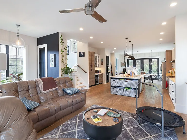 702 Grant Ter SE — Photo 11