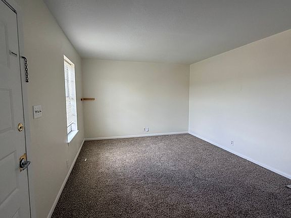 3rd image of 805D Simpson Rd