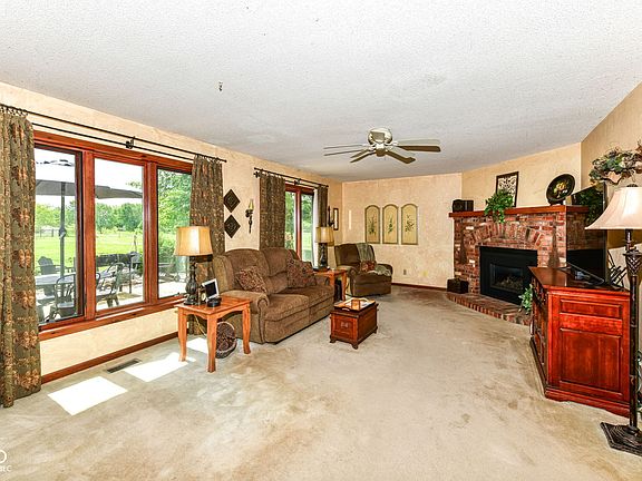 4th image of 2345 S Honey Creek Rd