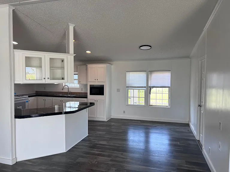 905 Edgar Ct — Photo 10