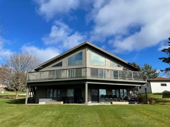 4-79 Beachcomber Ln, Lanark, IL 61046