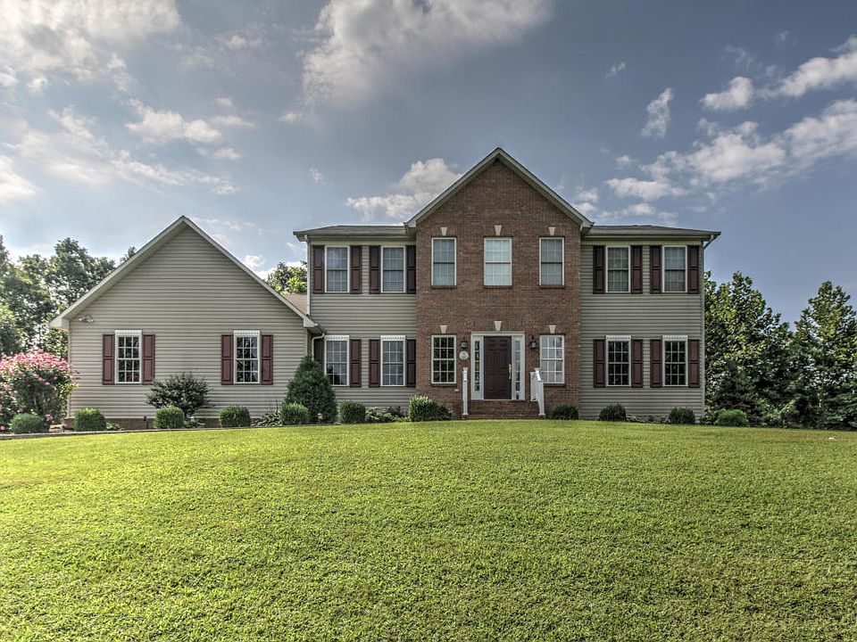 1st image of 240 Wells Ln