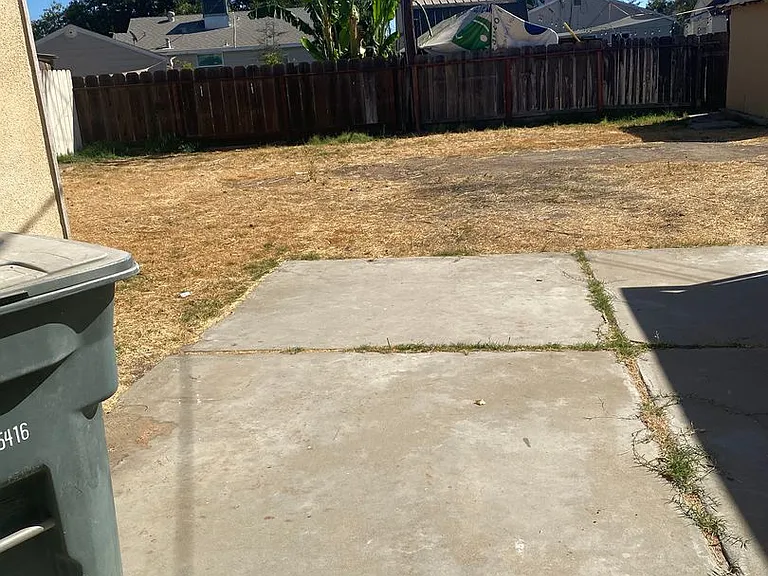 1650 Laurel Ave — Photo 5