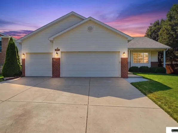 5241 N 11th St, Lincoln, NE 68521