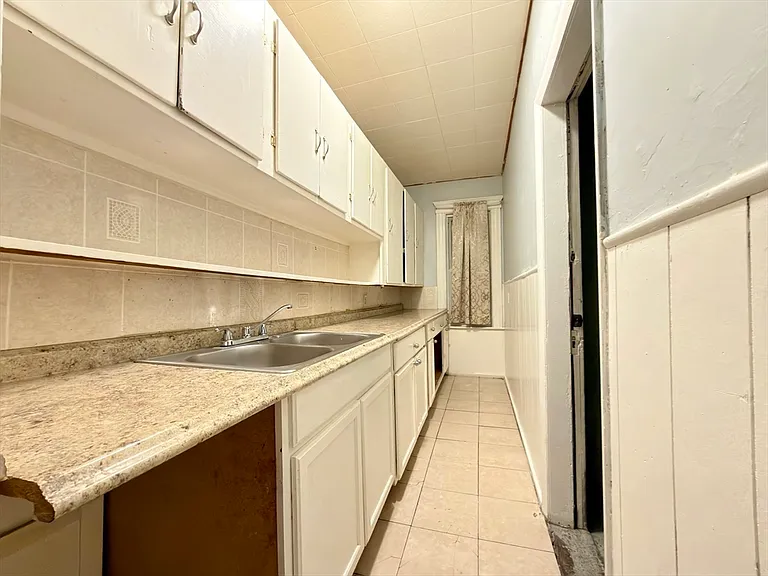 90 Vernon St #3 — Photo 33