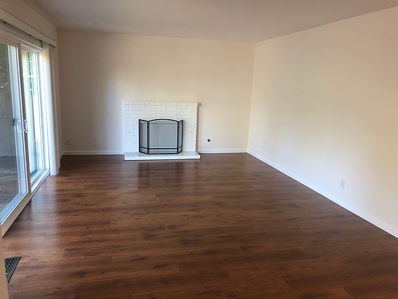 2nd image of 10304 Vista Dr
