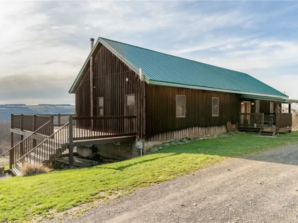 6395 E Hill Rd, Munnsville, NY 13409