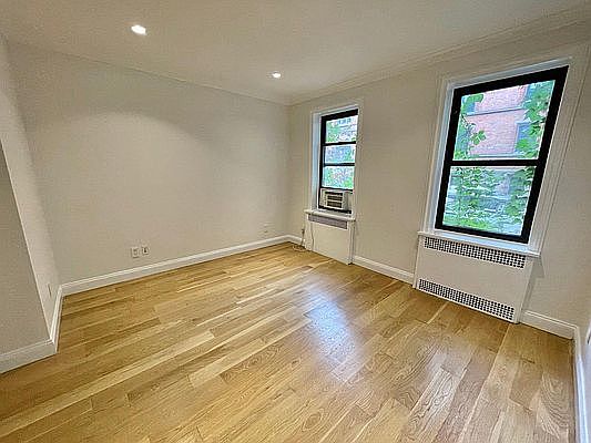 5th image of 421 W 21st St #1G