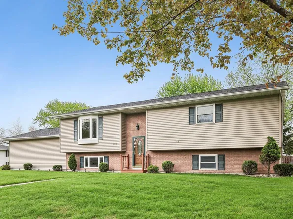 1501 Locust Lane, Prairie Du Sac, WI 53578