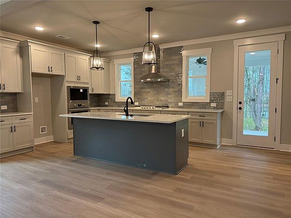 4th image of 327 Springtime Way