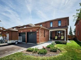 23 Keeble Cres, Ajax, ON L1T 3R7