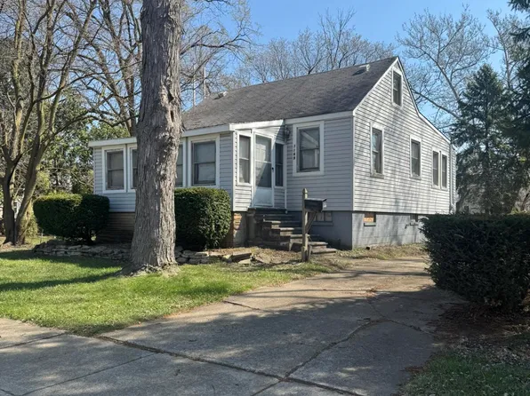 5169 Glenis St, Dearborn Heights, MI 48125