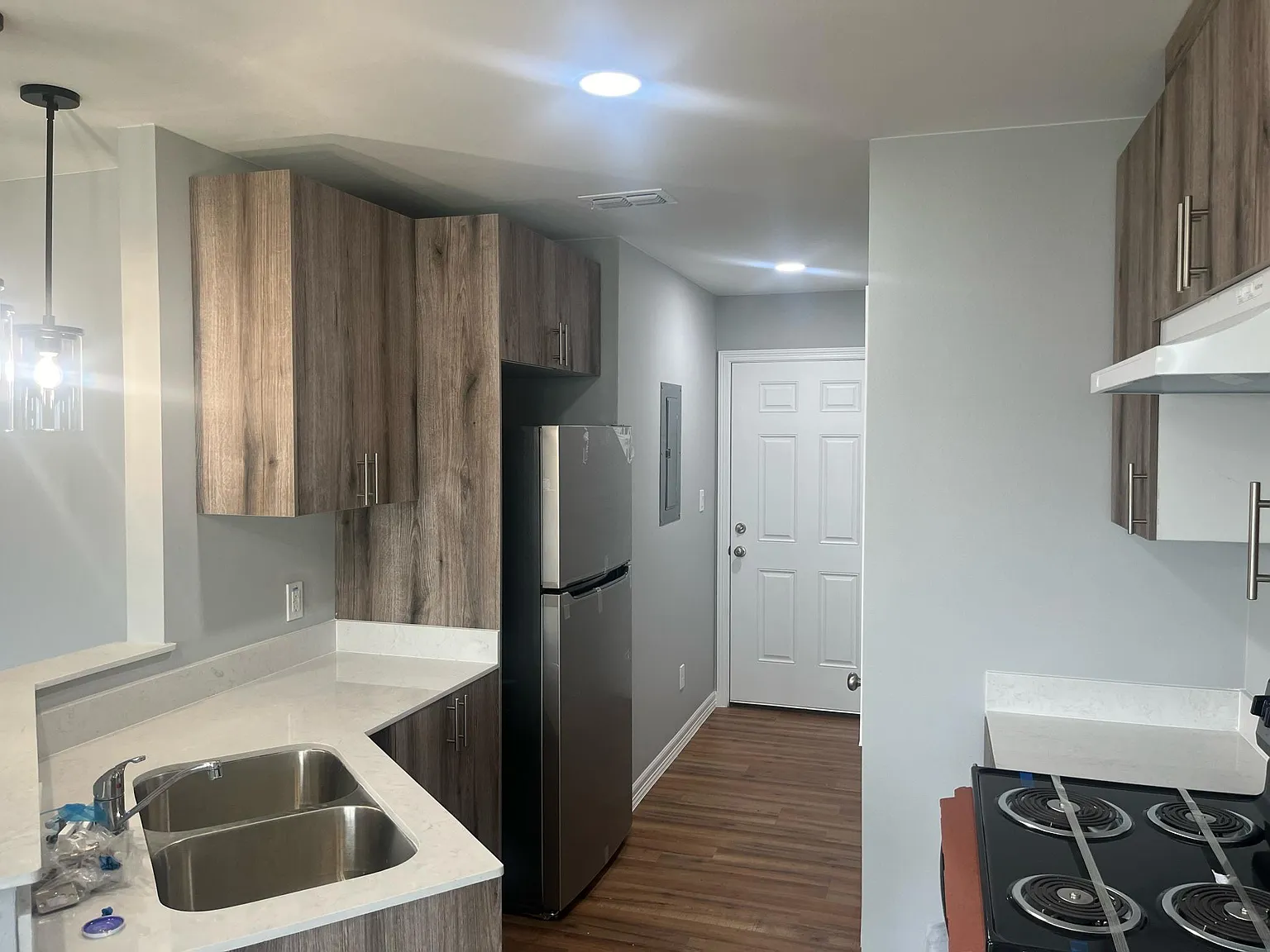 2 bed, 849 sqft, $1,300 — Photo 4
