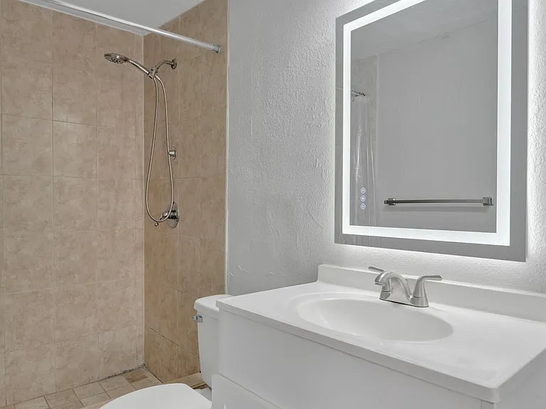 234 NE 14th Ave #2 — Photo 21