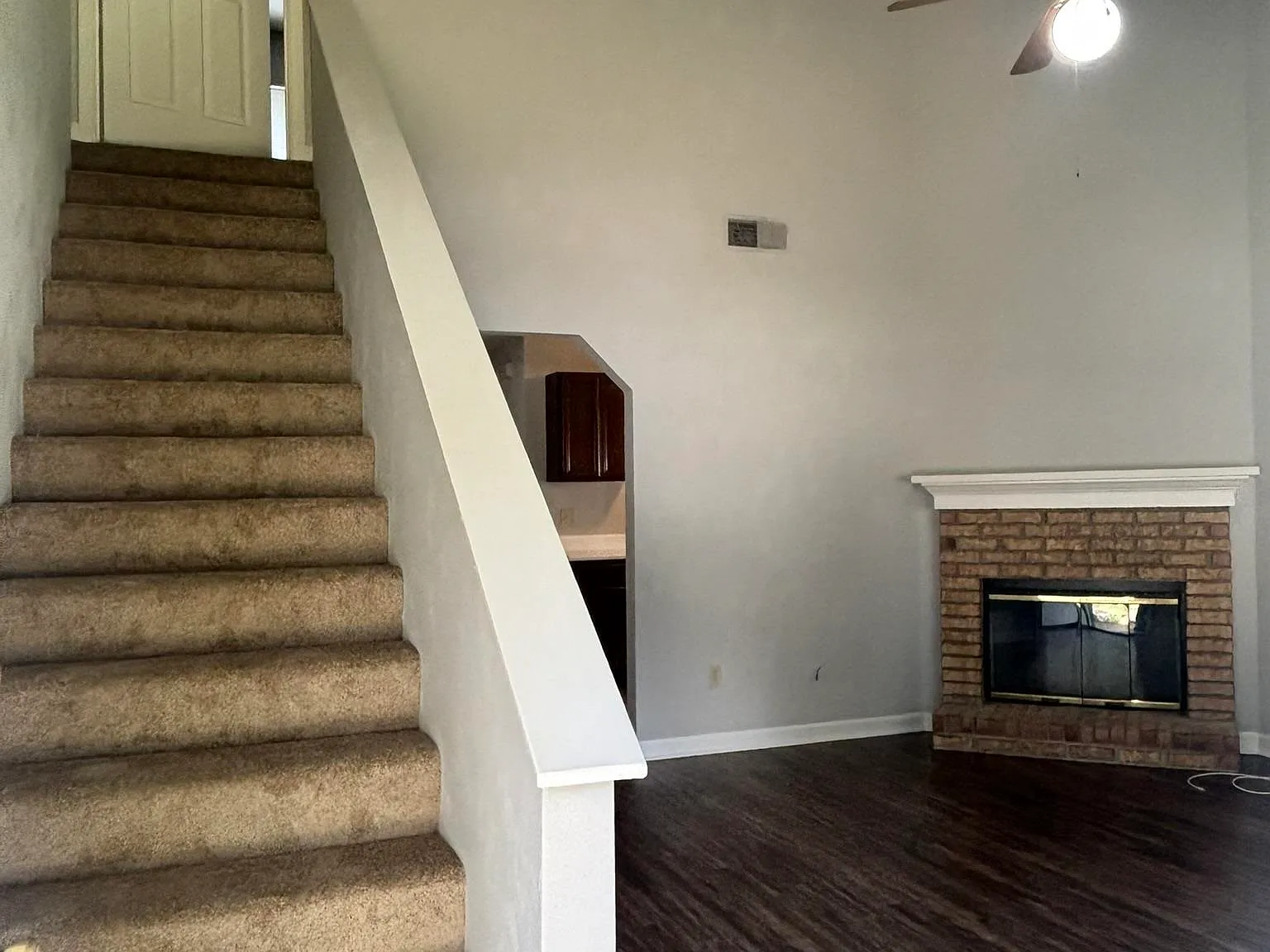 2 bed, 1044 sqft, $1,395 — Photo 2