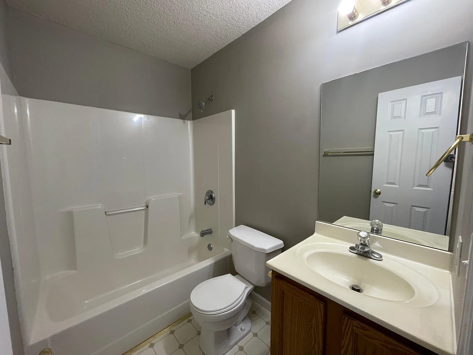 3013 Eagle Ridge Dr — Photo 3