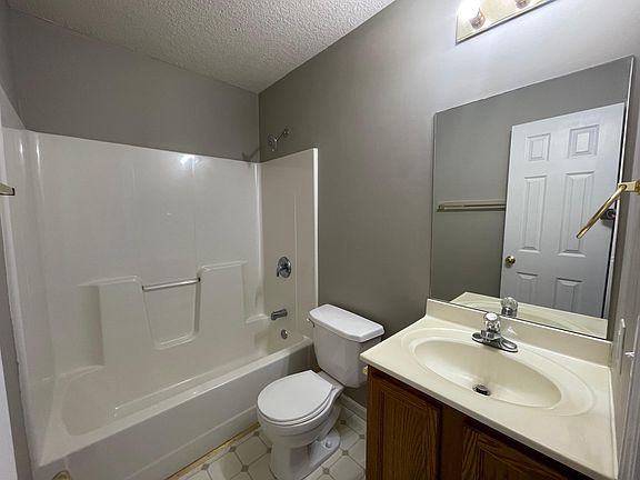 3rd image of 3013 Eagle Ridge Dr
