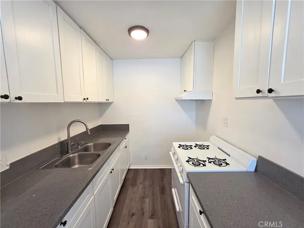 252 E 79th St, Los Angeles, CA