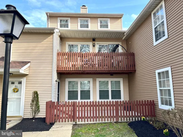 40 Woodbine Ct, Horsham, PA 19044
