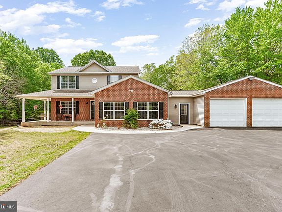 3rd image of 7870 Lakes End Ct